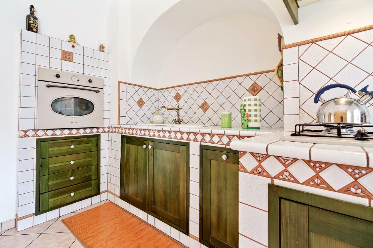 Central Balcony Apartment Katanya Dış mekan fotoğraf