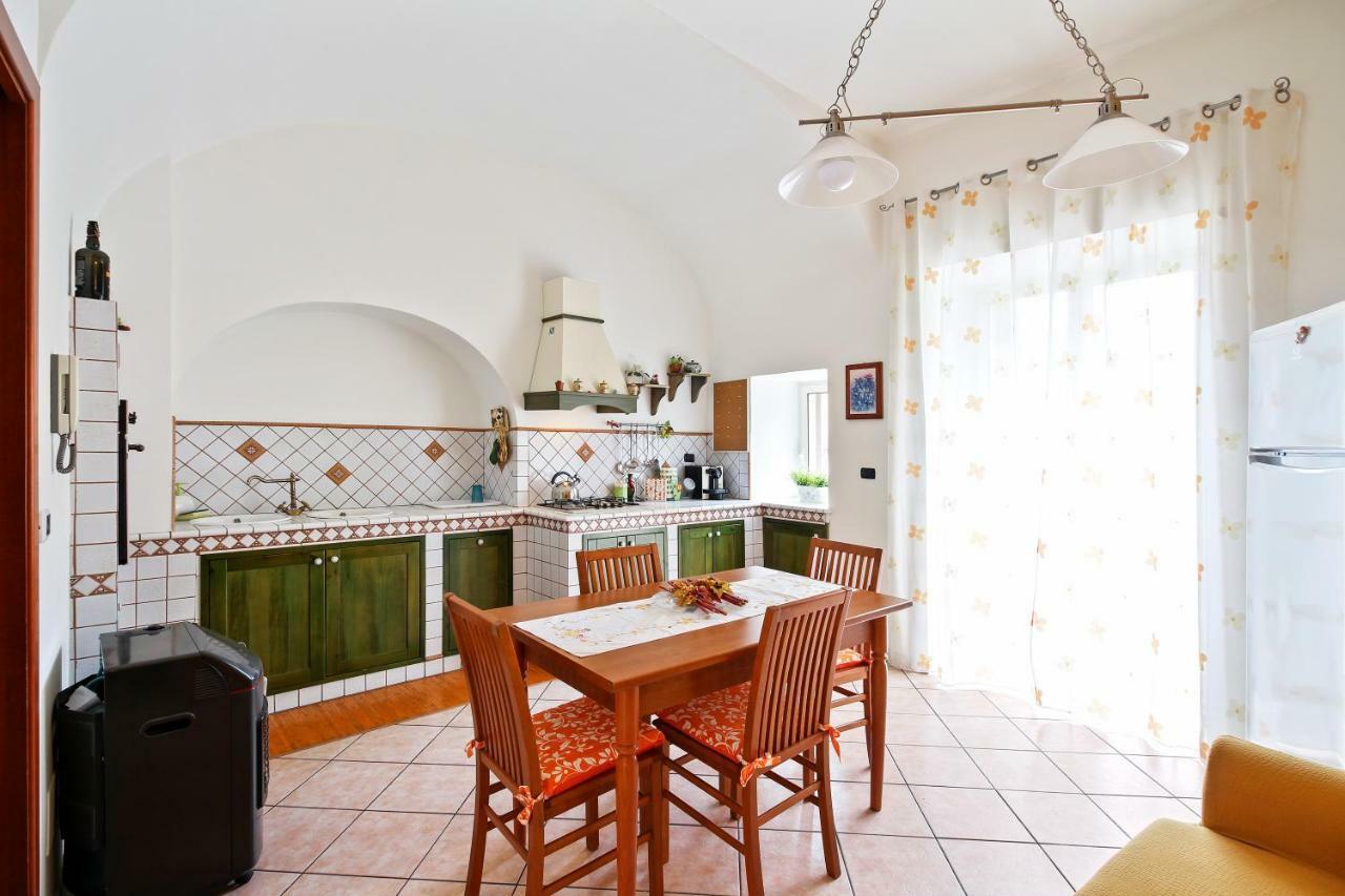 Central Balcony Apartment Katanya Dış mekan fotoğraf
